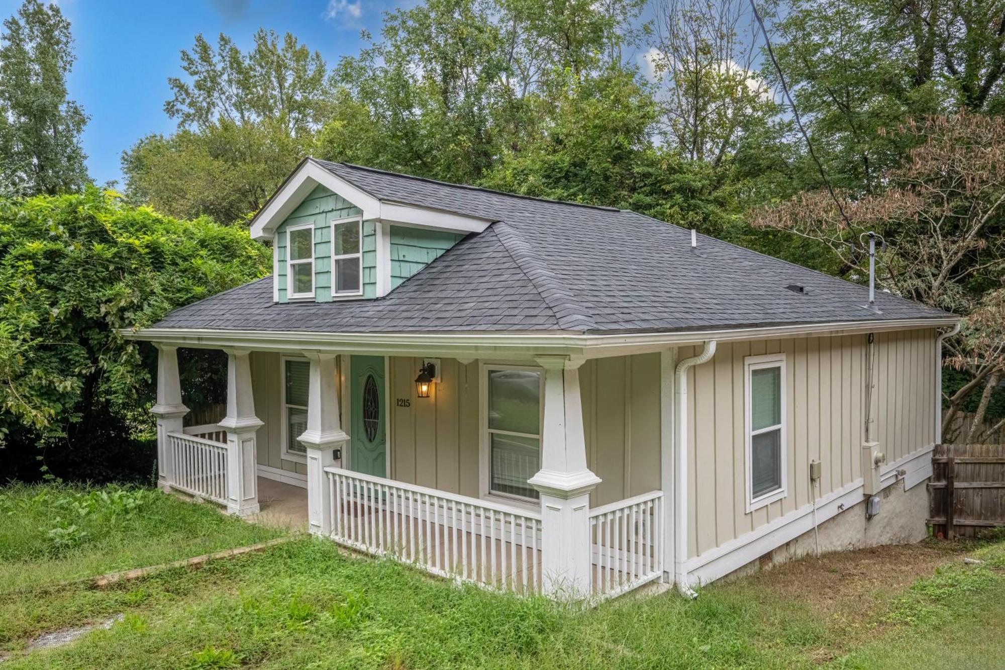 Charming 2Br Bungalow 4 Minutes To Duke University Durham Eksteriør billede
